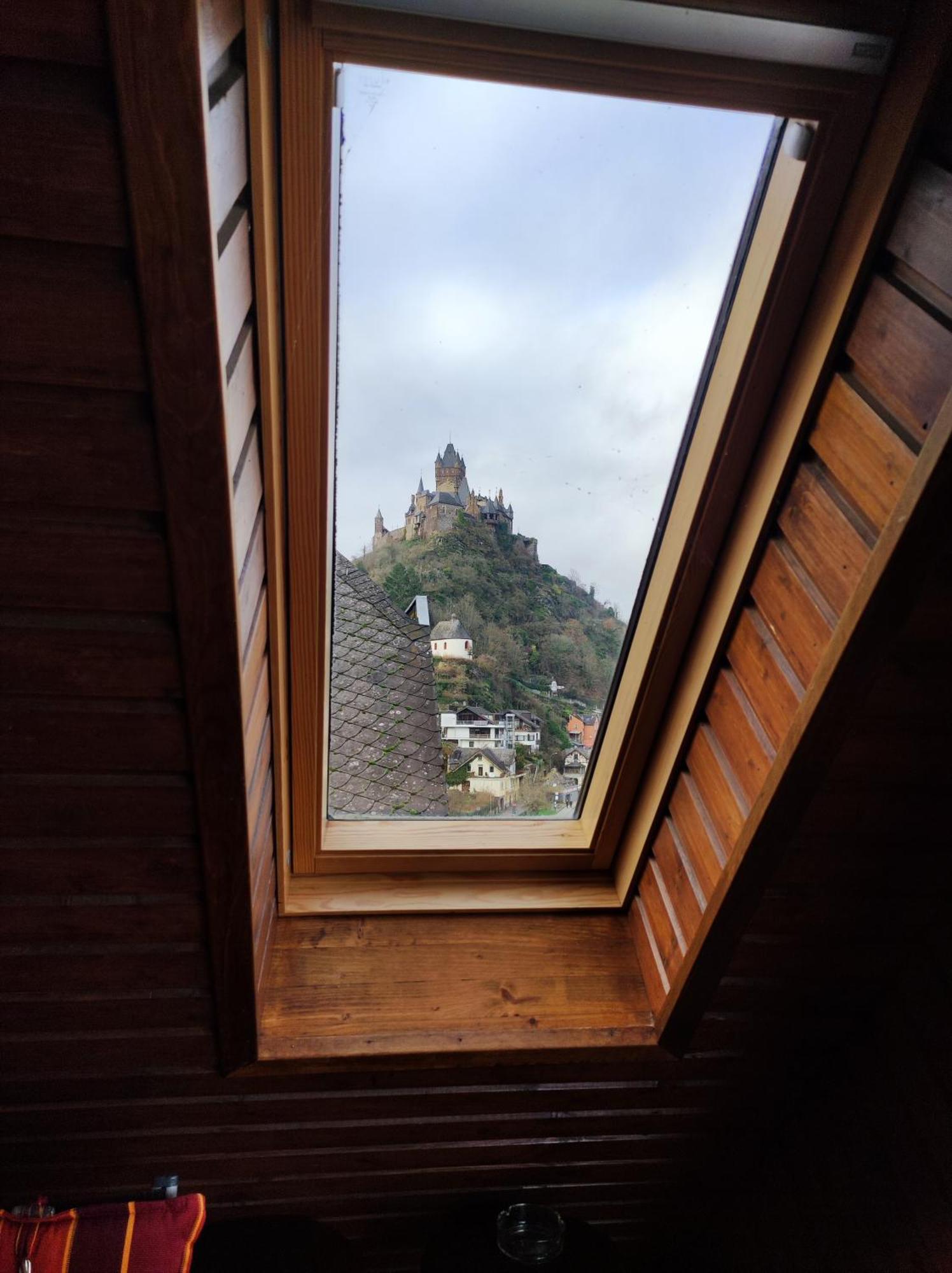 Panorama Oase Ferienwohnung Mit Blick Auf Mosel Und Reichsburg โคเคห์ม ภายนอก รูปภาพ
